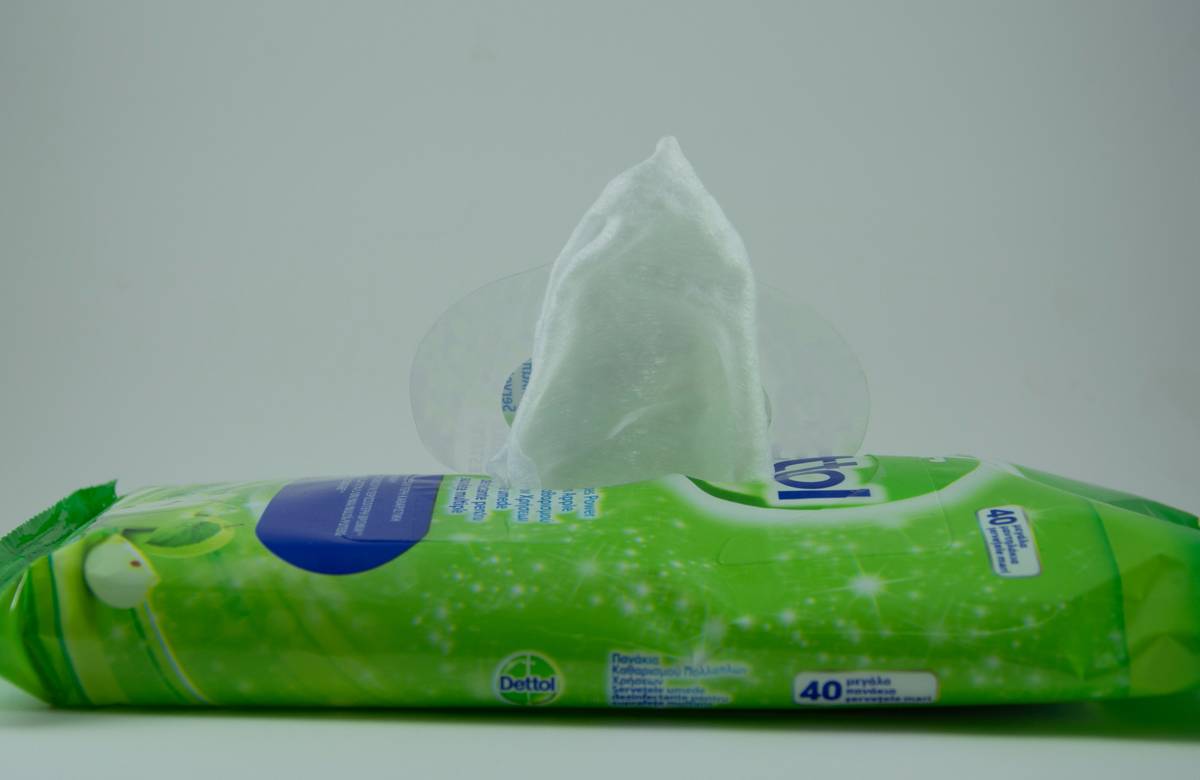 Are Johnson and Johnson Make Up Wipes Actually Good for Your Skin?